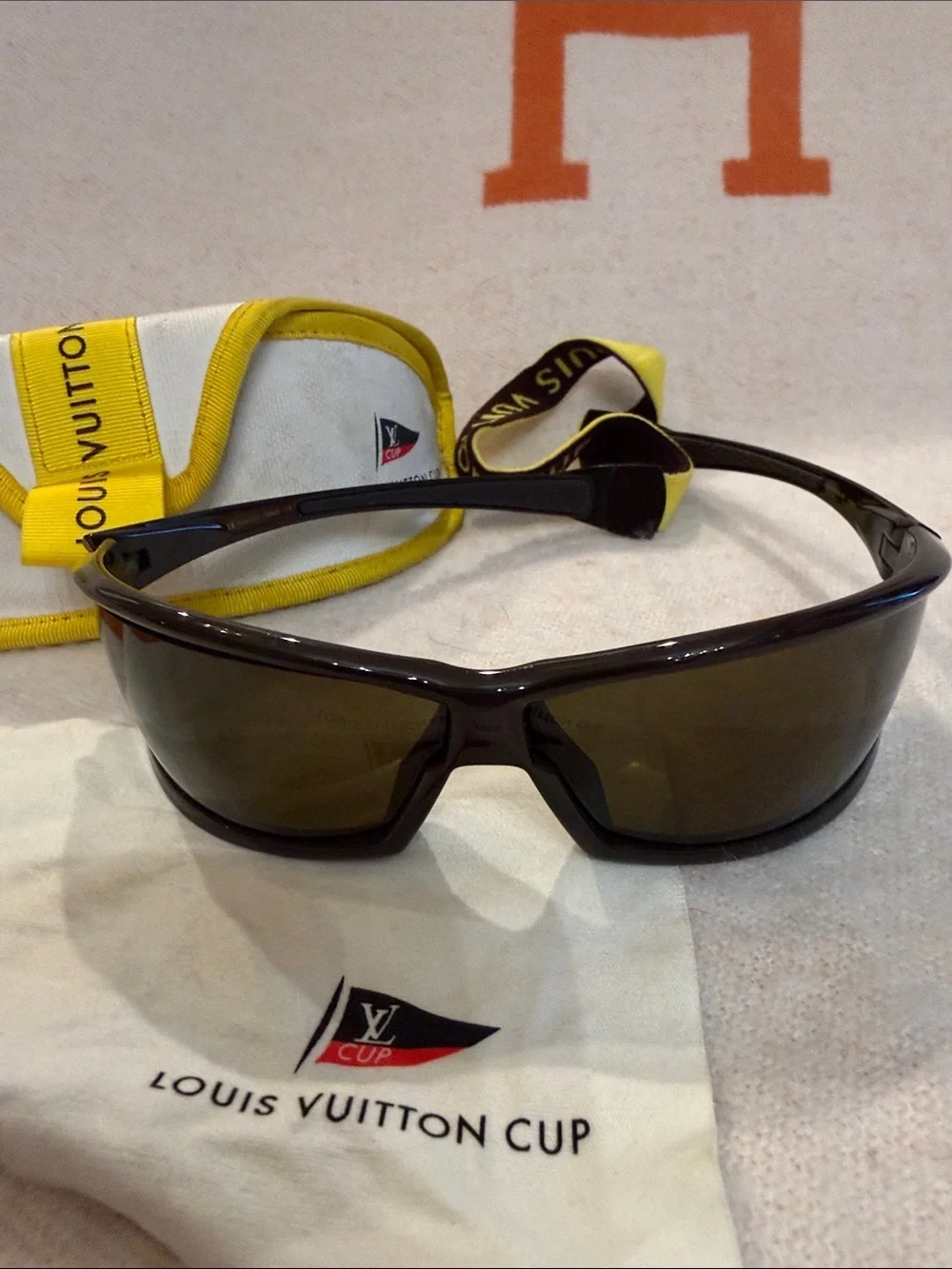 Louis Vuitton Cup Y2K Wrap Sunglasses Set Original Mint Condition M80659